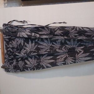 NWOT Cannabis Graphic Stretch Jeans
